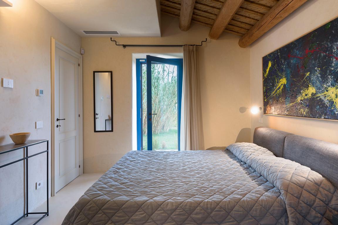 Double bedroom with en suite bathroom Sicily villa
